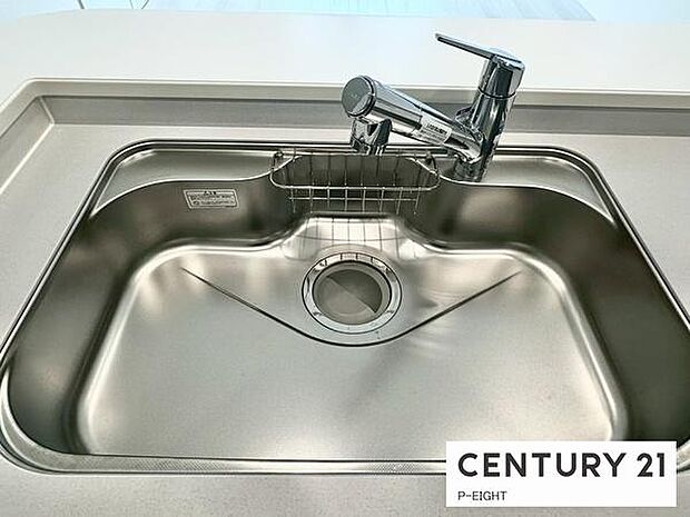 浄水器内蔵型のため、キッチン回りもスリムな印象です!