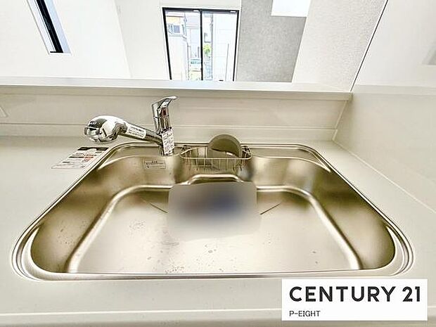 浄水器内蔵型のため、キッチン回りもスリムな印象です!