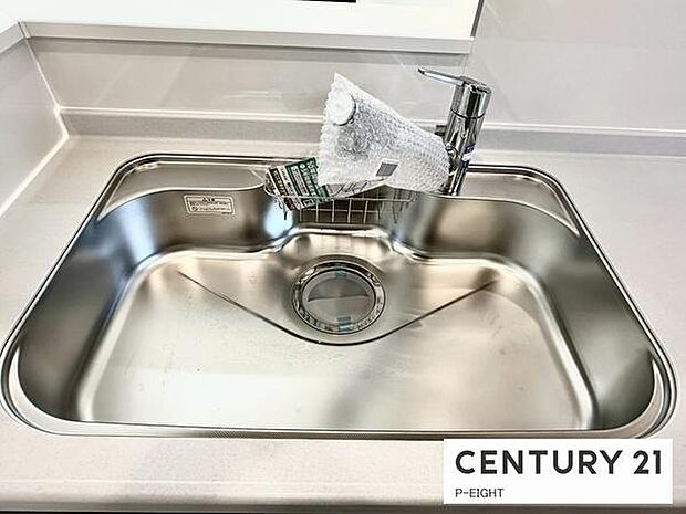 浄水器内蔵型のため、キッチン回りもスリムな印象です!