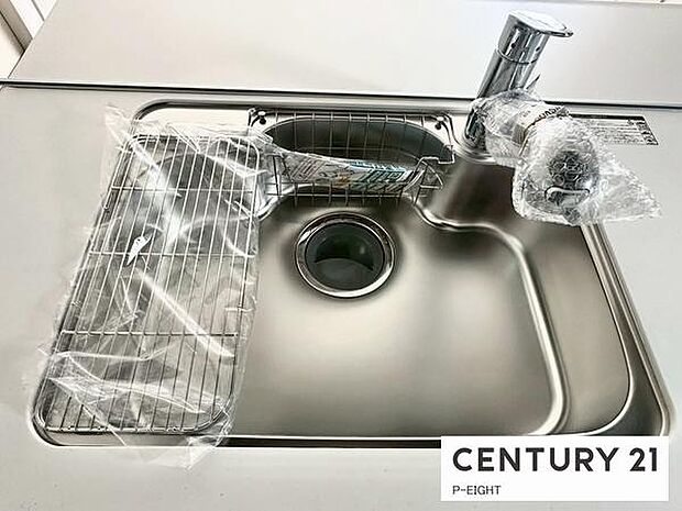 浄水器内蔵型のため、キッチン回りもスリムな印象です!
