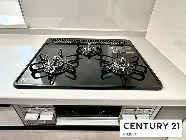 三口コンロで料理もはかどりますね！グリルもあります！