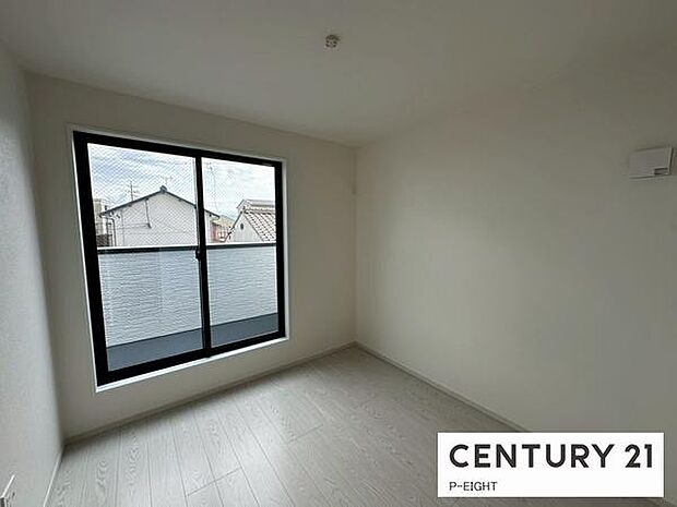 バルコニーに面している明るい部屋です!
