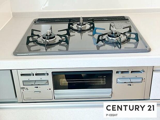 三口のコンロで料理もはかどりますね!グリルもあります!