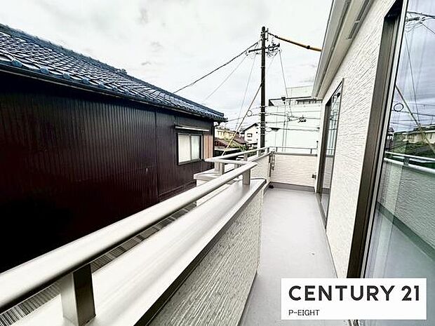 洗濯物は日当たりの良いバルコニーへ！