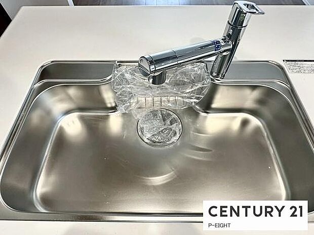 浄水器内蔵型のため、キッチン回りもスリムな印象です!