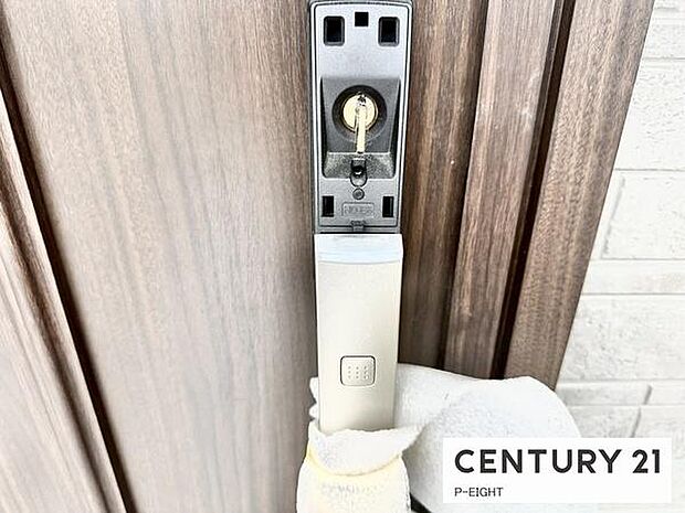 開錠・施錠に便利なスマートキー採用！