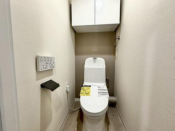 ウォシュレット付きの暖房便座で快適です！