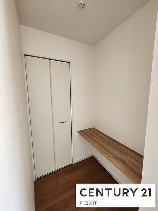 カウンター付きで収納に便利です！