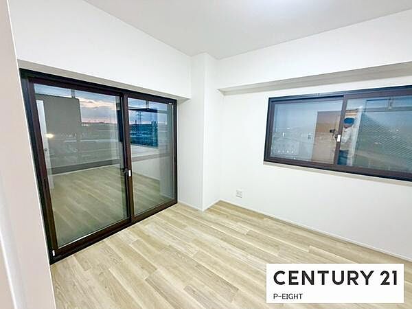バルコニーに面している明るい部屋です！