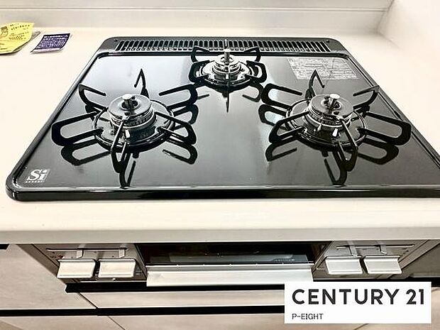三口コンロで料理もはかどりますね！グリルもあります！