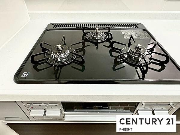 三口コンロで料理もはかどりますね！グリルもあります！