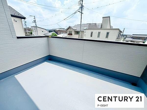 洗濯物は日当たりの良いバルコニーへ！