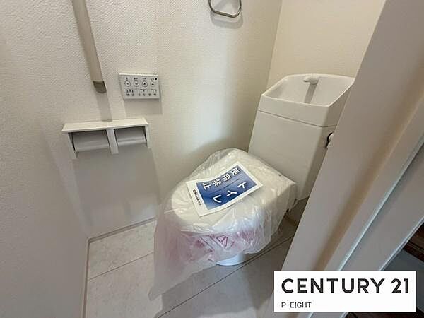 ウォシュレット付きの暖房便座で快適です！