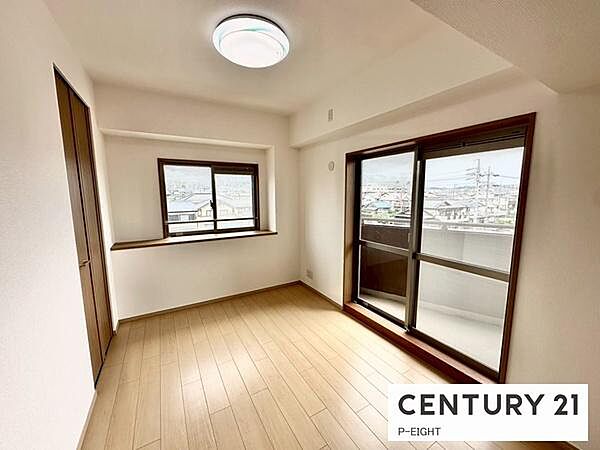 バルコニーに面している明るい部屋です！
