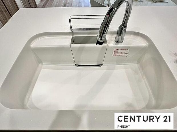 浄水器内蔵型のため、キッチン回りもスリムな印象です！