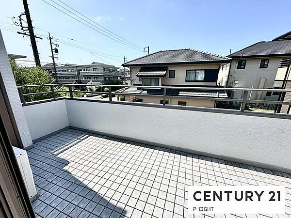 洗濯物は日当たりの良いバルコニーへ！