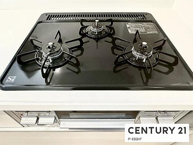 三口コンロで料理もはかどりますね!グリルもあります!