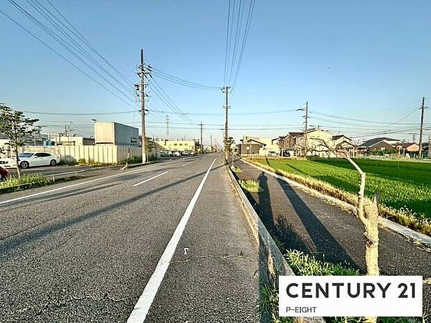 アスファルト舗装の道路です!