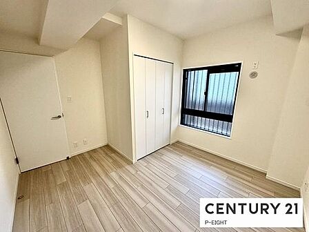 バルコニーに面している明るい部屋です!