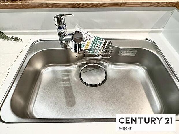 浄水器内蔵型のため、キッチン回りもスリムな印象です!