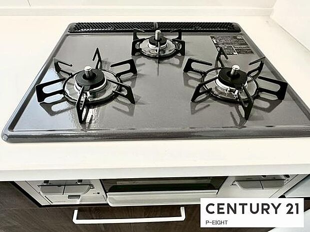 三口コンロで料理もはかどりますね!グリルもあります!