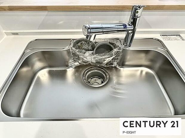 浄水器内蔵型のため、キッチン回りもスリムな印象です！