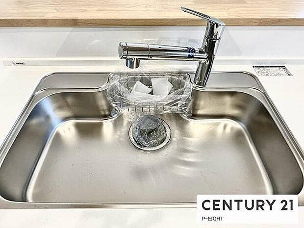 浄水器内蔵型のため、キッチン回りもスリムな印象です!