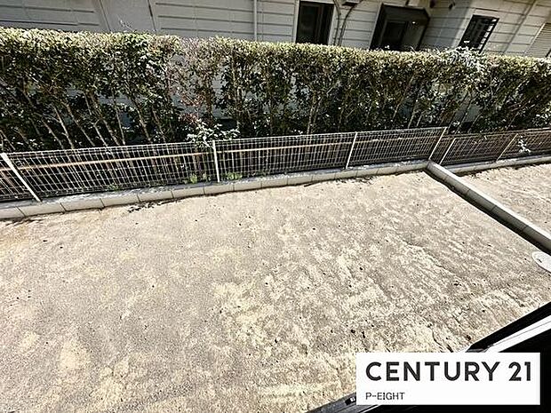 敷地内には自由に使える庭があります!