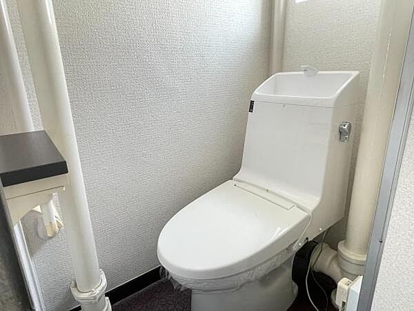 白色基調の落ち着ける空間になっております。