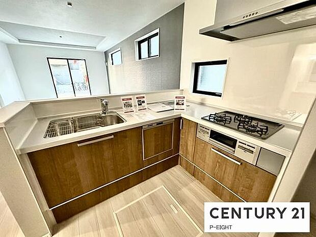 料理をしながらリビングを見渡せるつくりで、料理中も家族との会話がはずみます。