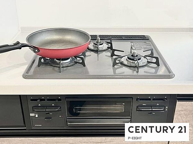 三口コンロで料理もはかどりますね!グリルもあります!