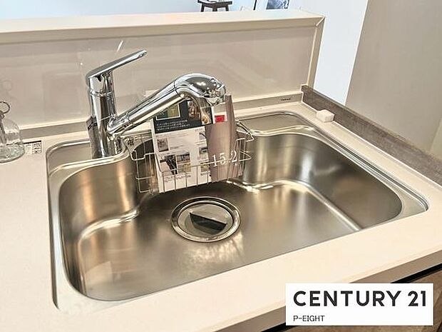 浄水器内蔵型のため、キッチン回りもスリムな印象です!