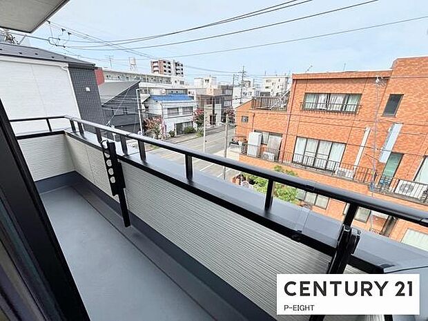 洗濯物は日当たりの良いバルコニーへ!