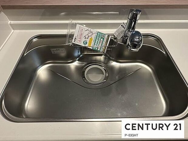 浄水器内蔵型のため、キッチン回りもスリムな印象です!