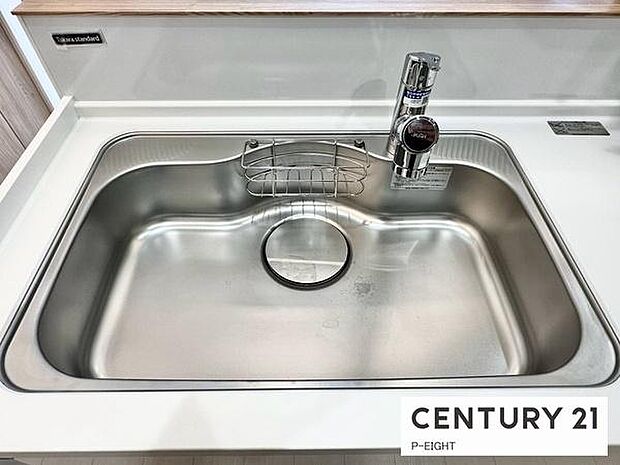 浄水器内蔵型のため、キッチン回りもスリムな印象です!