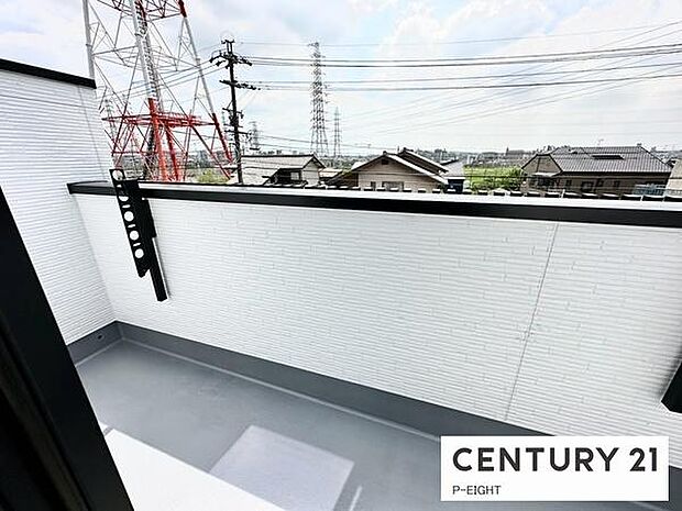 洗濯物は日当たりの良いバルコニーへ!