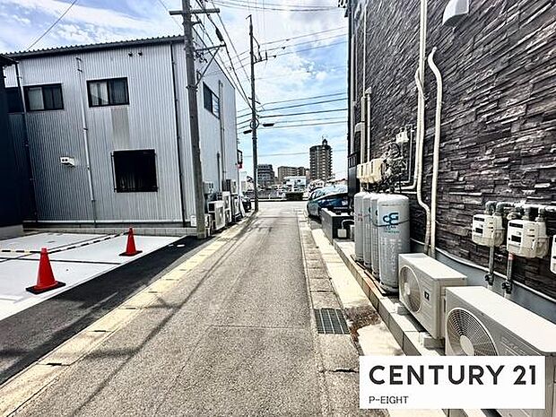 アスファルト舗装の道路です!