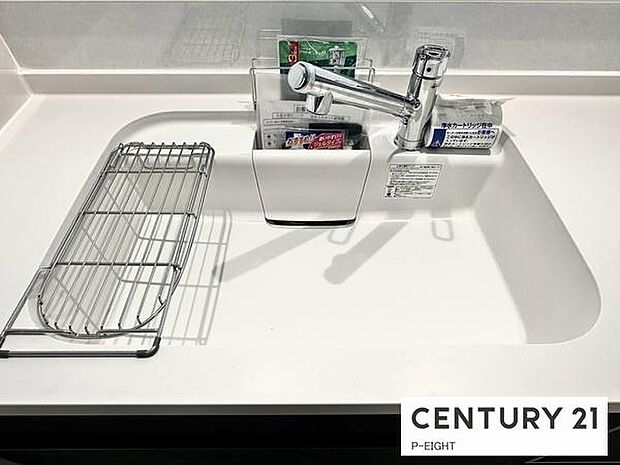 浄水器内蔵型のため、キッチン回りもスリムな印象です!