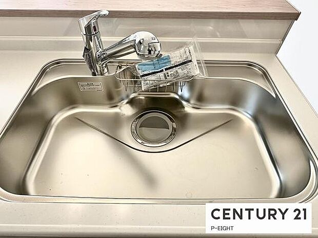 浄水器内蔵型のため、キッチン回りもスリムな印象です!