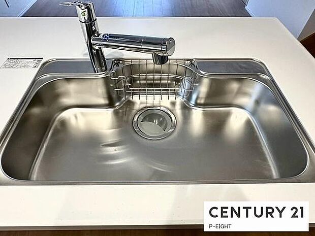 浄水器内蔵型のため、キッチン回りもスリムな印象です!