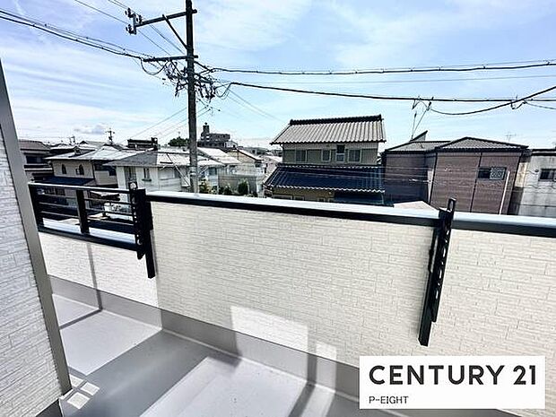 洗濯物は日当たりの良いバルコニーへ!
