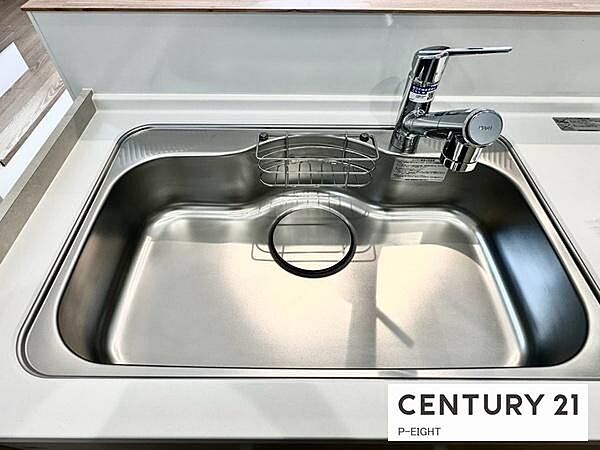 浄水器内蔵型のため、キッチン回りもスリムな印象です！