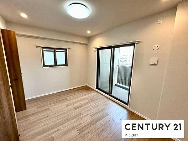 バルコニーに面している明るい部屋です！