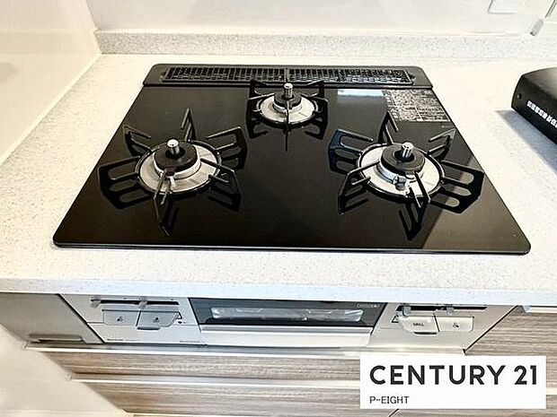 三口コンロで料理もはかどりますね！グリルもあります！
