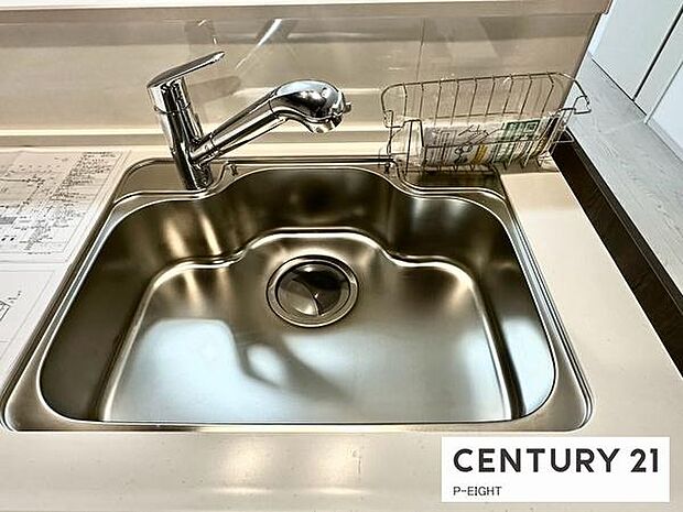 浄水器内蔵型のため、キッチン回りもスリムな印象です!