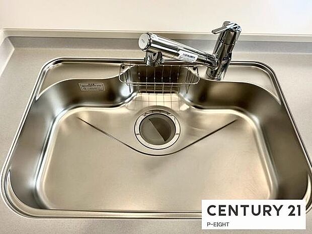 浄水器内蔵型のため、キッチン回りもスリムな印象です!