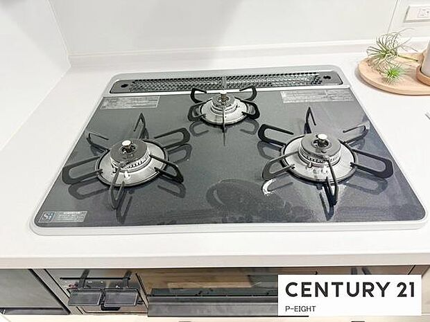 三口コンロで料理もはかどりますね!グリルもあります!