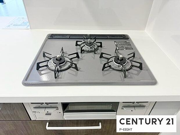 三口コンロで料理もはかどりますね!グリルもあります!