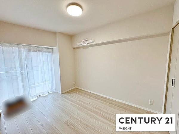 バルコニーに面している明るい部屋です！