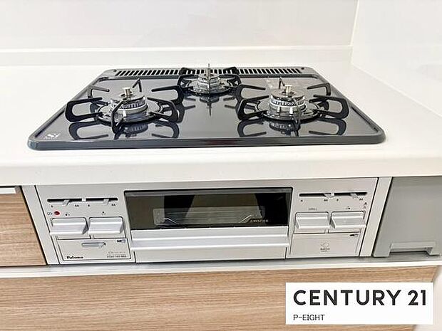 三口コンロで料理もはかどりますね!グリルもあります!